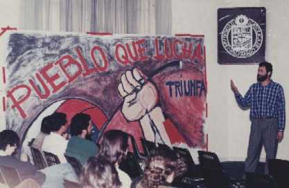 El Diantre apoyando las actividades de la izquierda chilena.